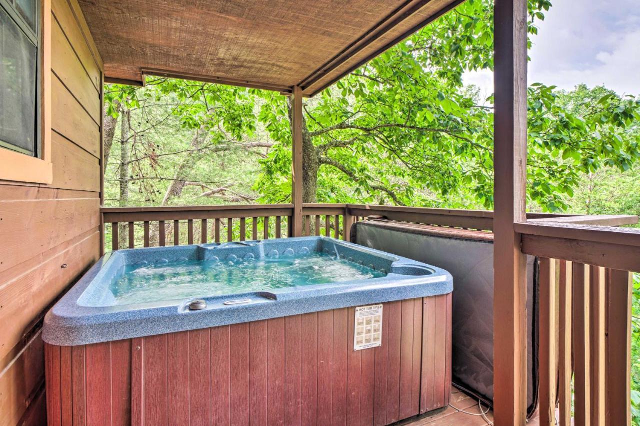 Central Sevierville Cabin With Hot Tub And Views! Exterior foto