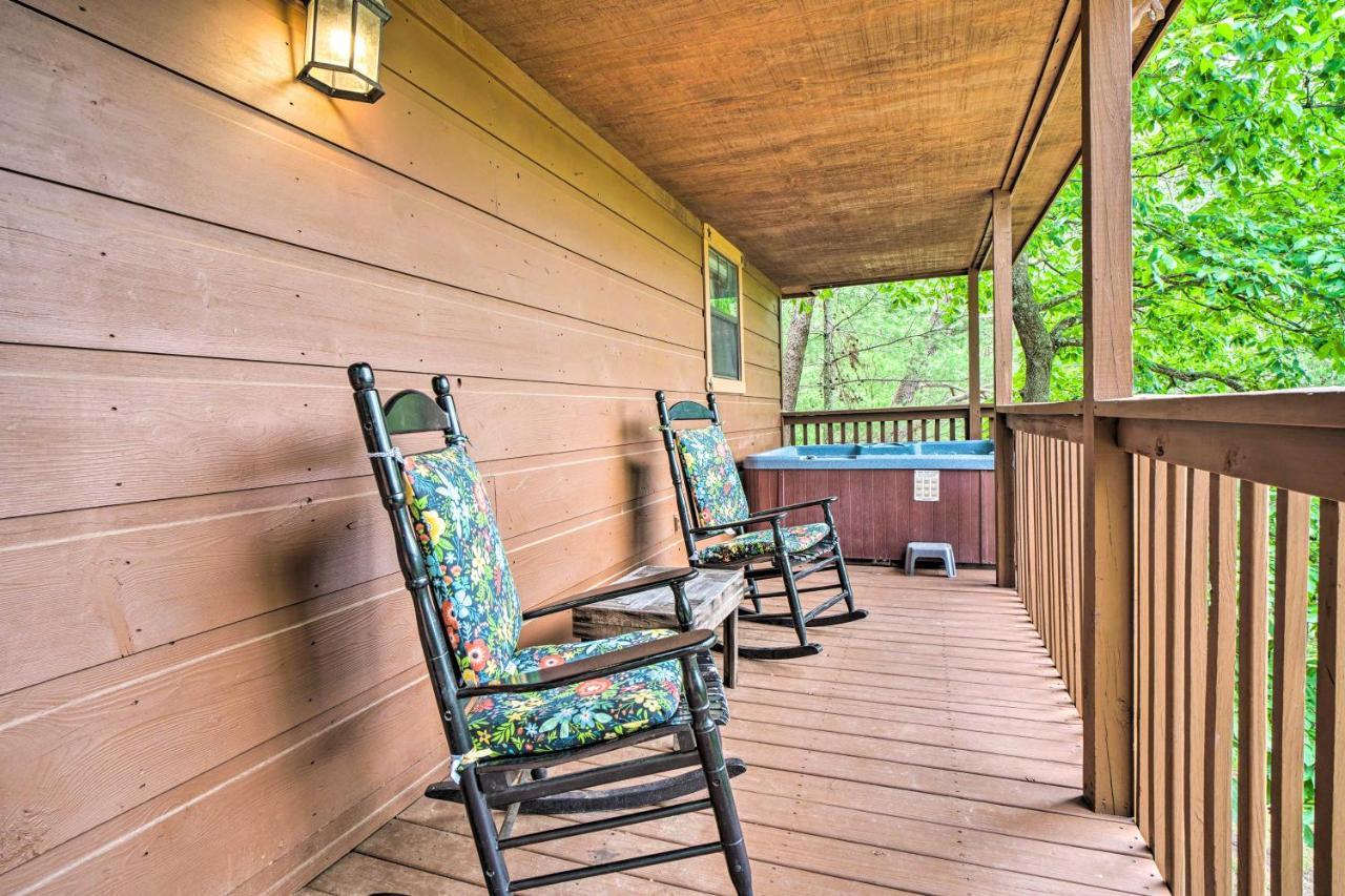 Central Sevierville Cabin With Hot Tub And Views! Exterior foto
