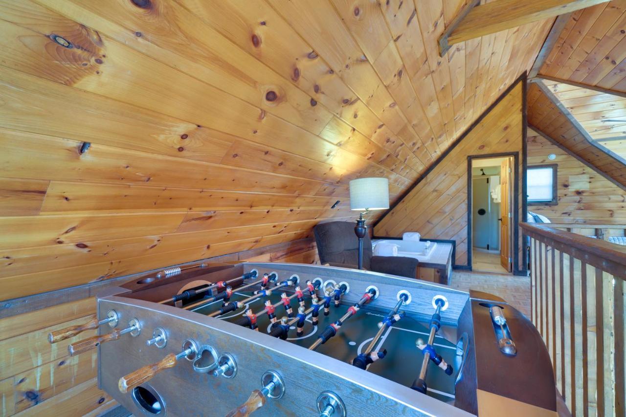 Central Sevierville Cabin With Hot Tub And Views! Exterior foto